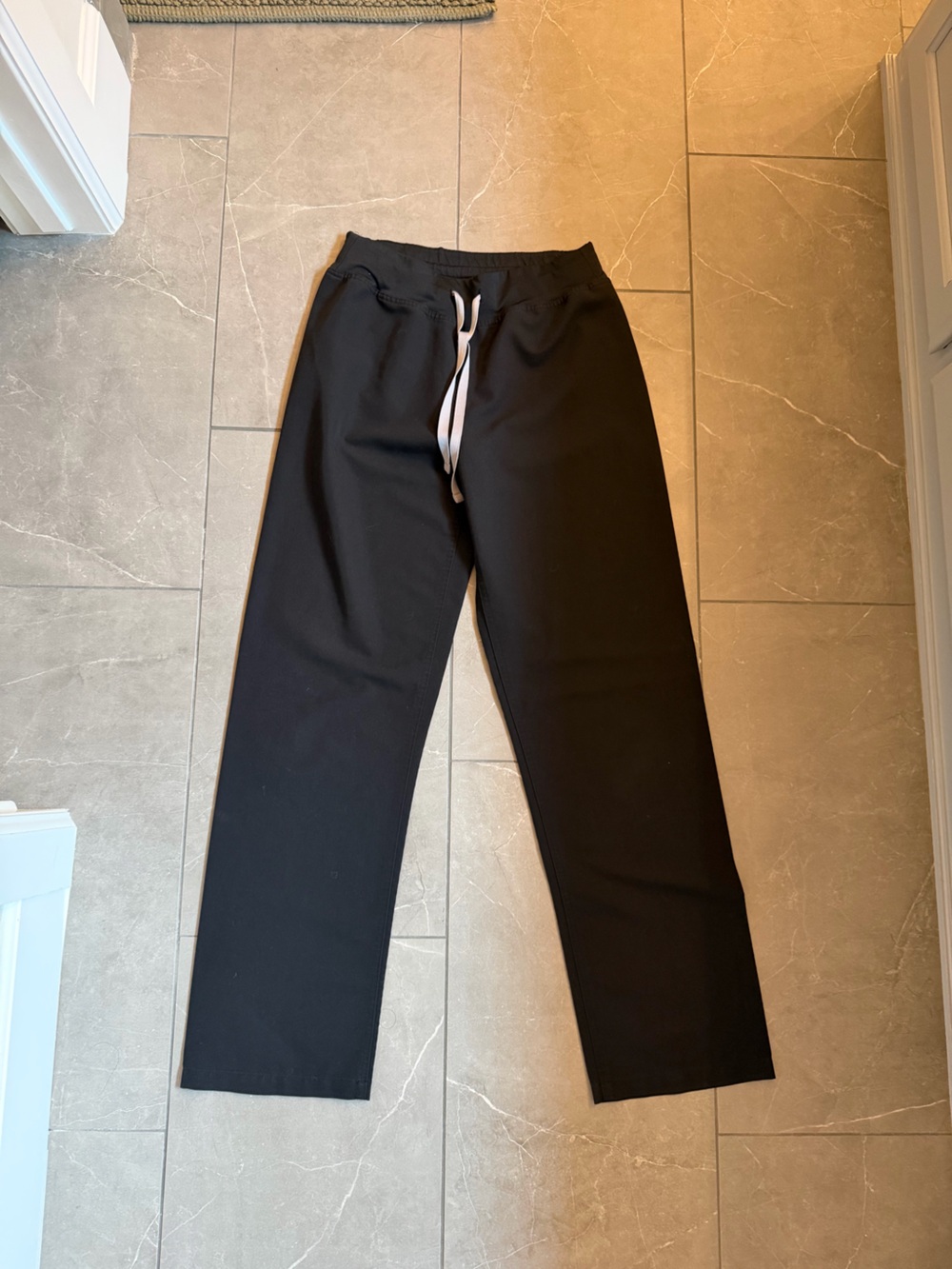 Women’s Livingston regular rise scrub pants black